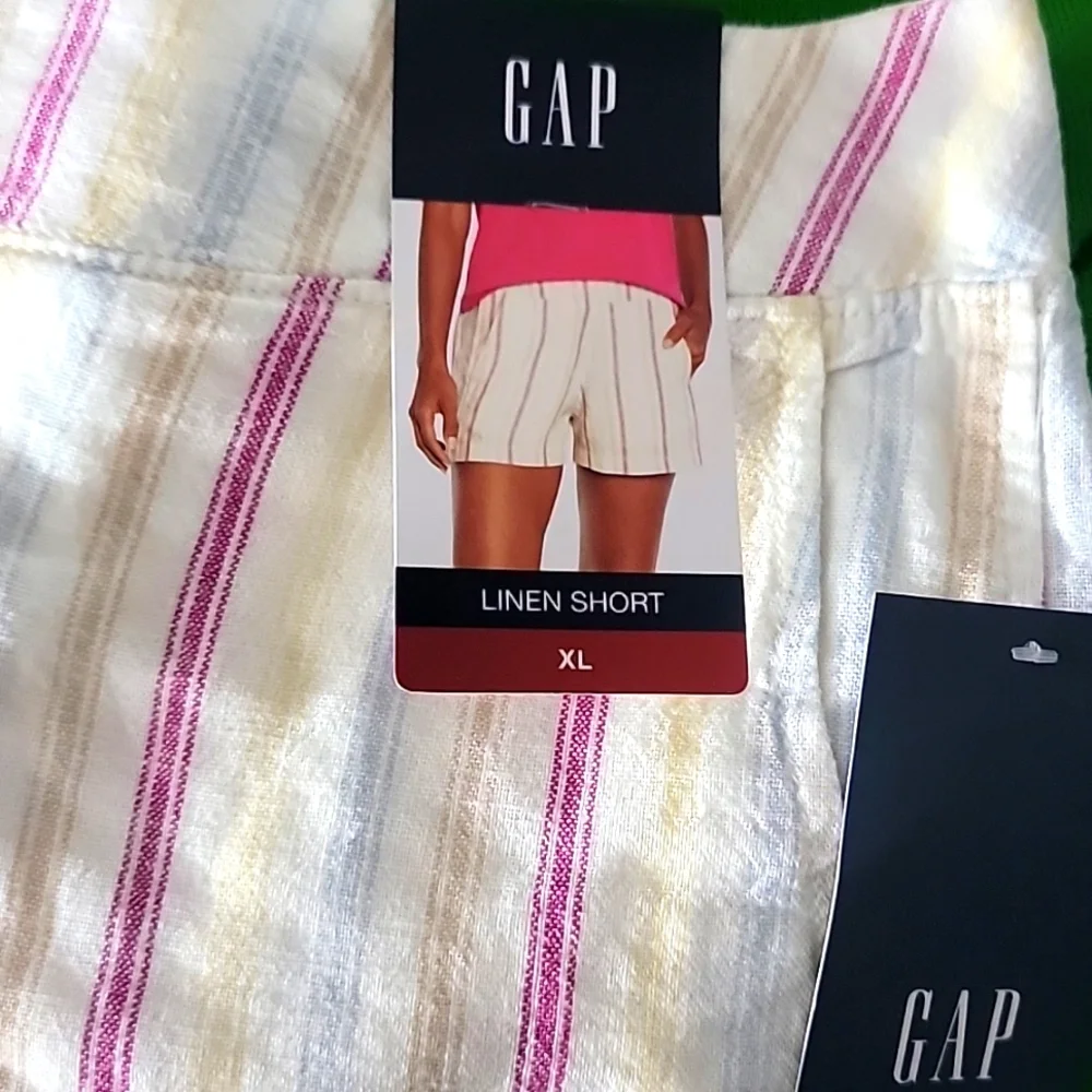 LINEN SHORTS - Picture 1 of 8